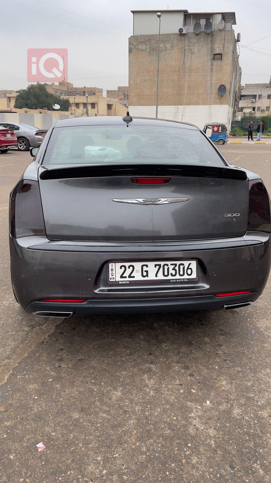 کرایسلەر 300